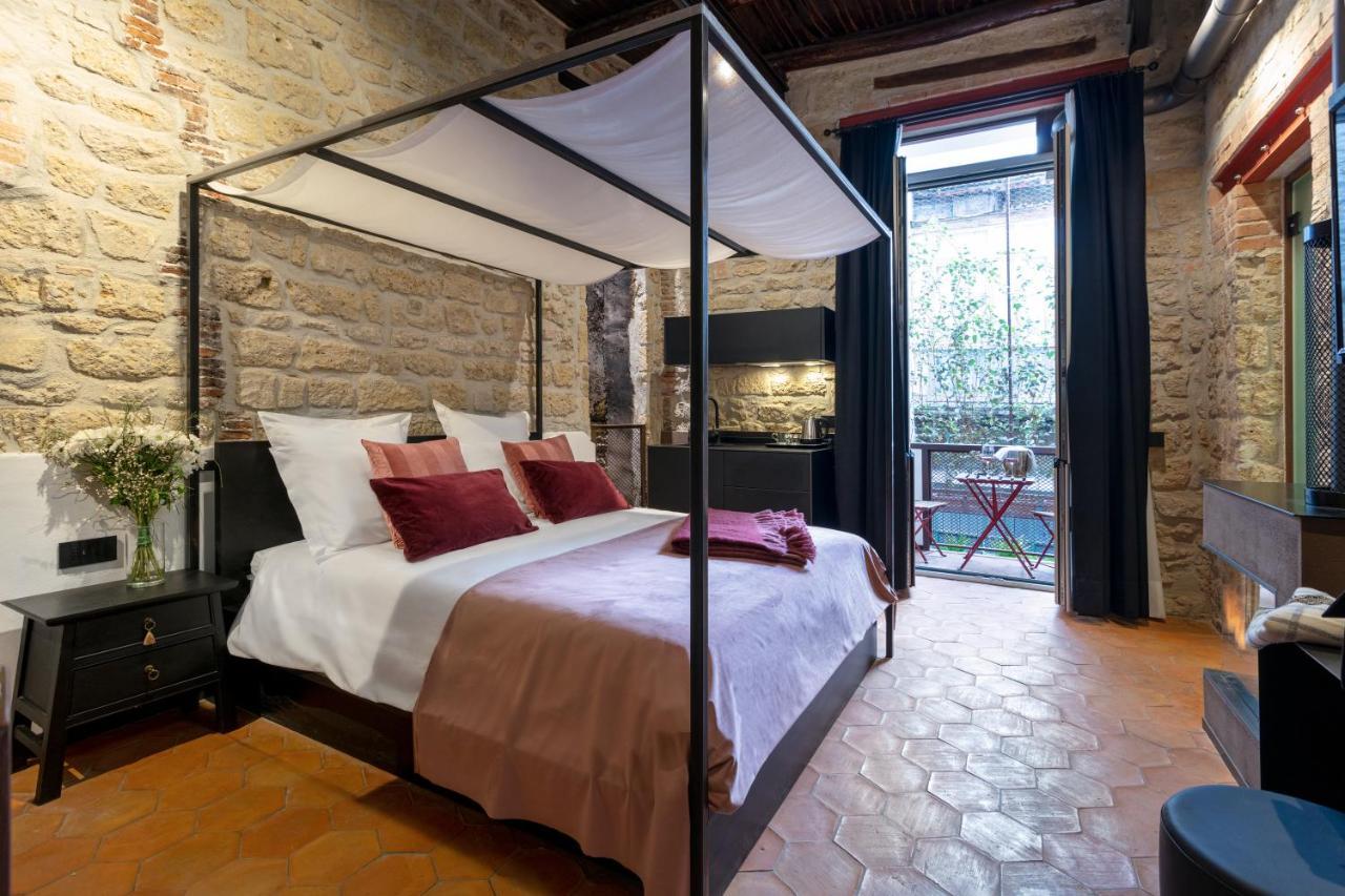 Palazzo Residenza Madre By Dimorra Hotel เนเปิลส์ ภายนอก รูปภาพ
