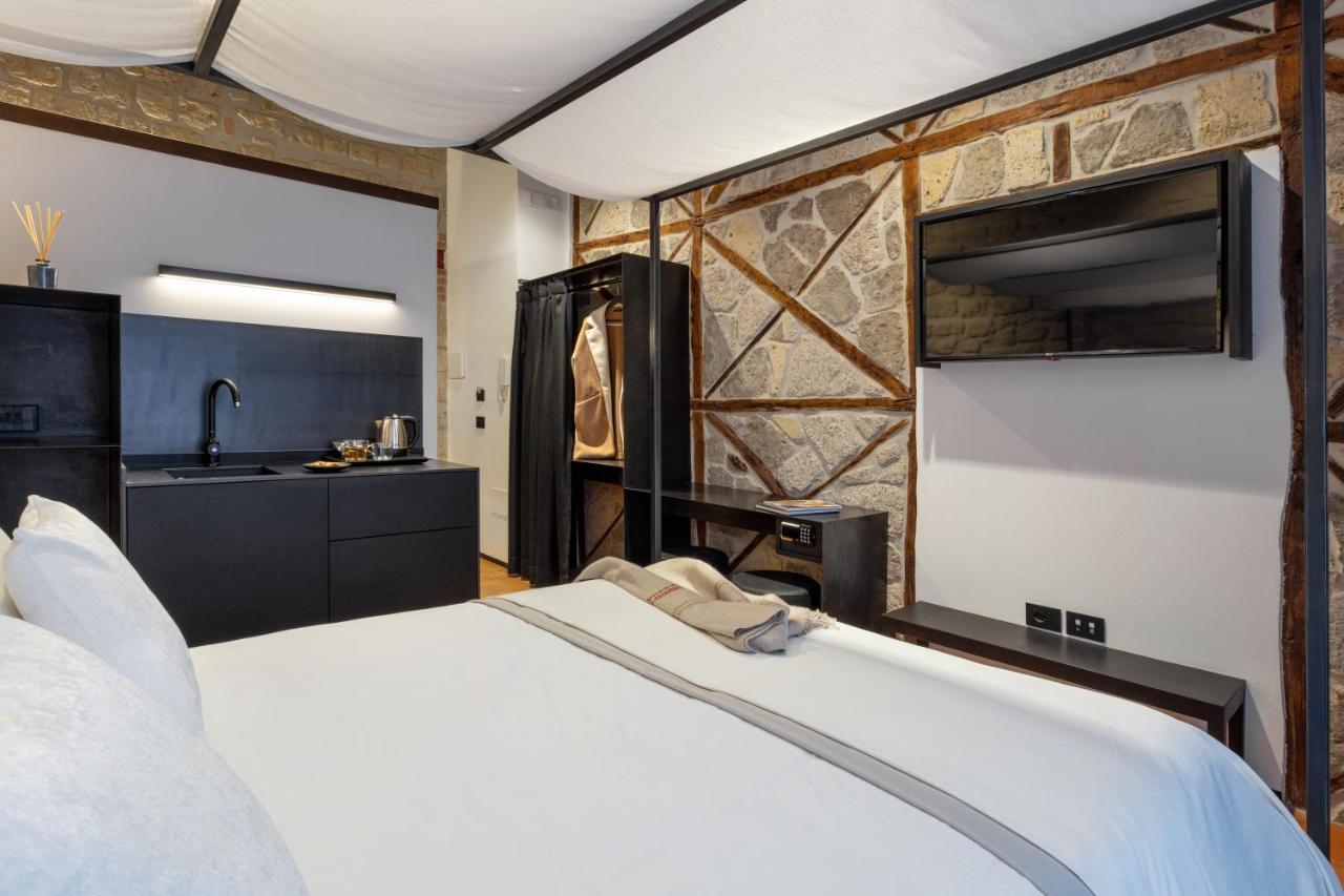 Palazzo Residenza Madre By Dimorra Hotel เนเปิลส์ ภายนอก รูปภาพ