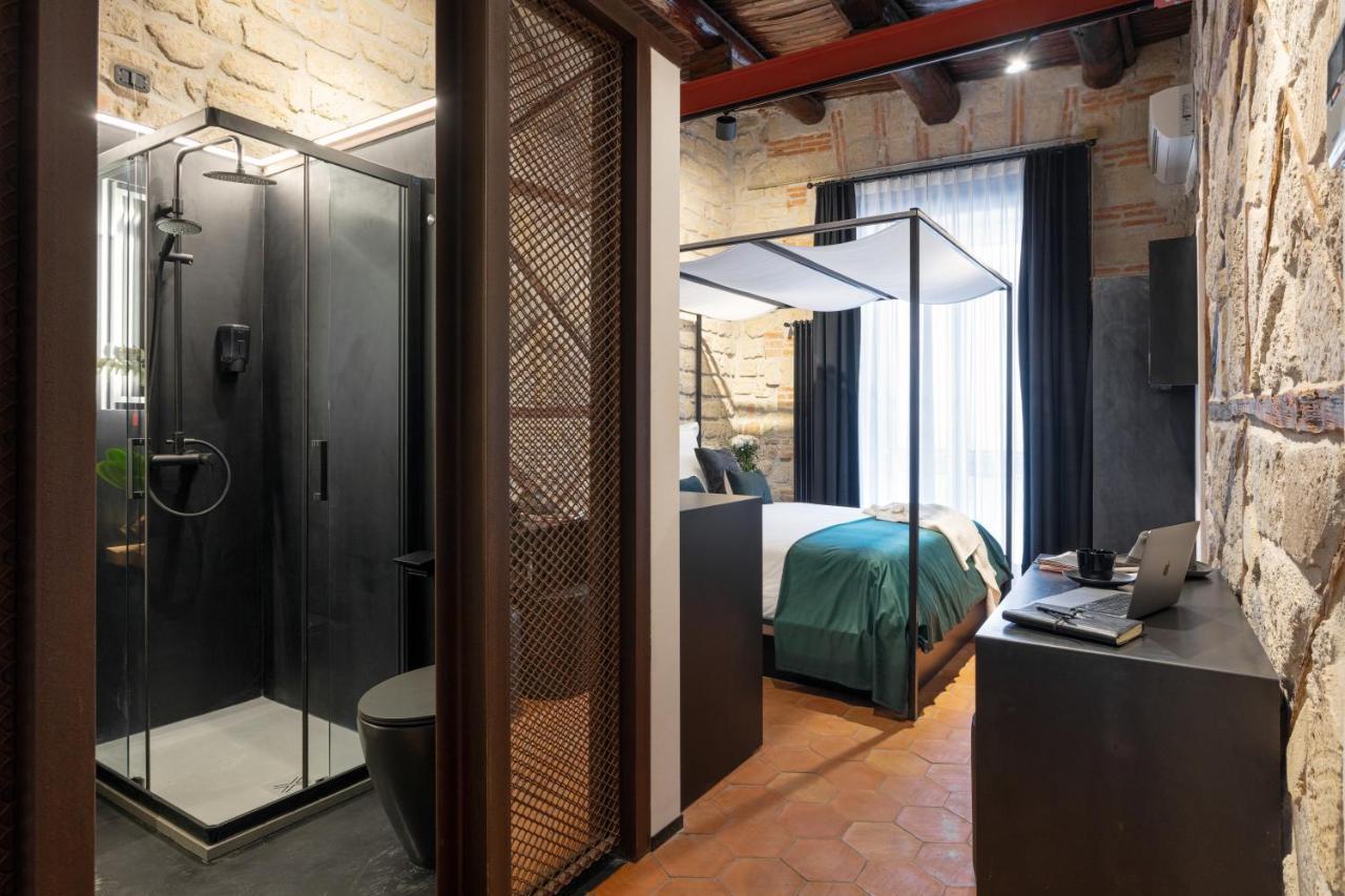 Palazzo Residenza Madre By Dimorra Hotel เนเปิลส์ ภายนอก รูปภาพ
