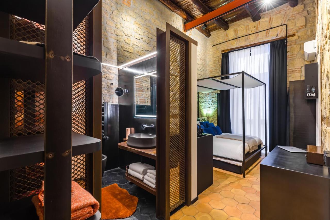 Palazzo Residenza Madre By Dimorra Hotel เนเปิลส์ ภายนอก รูปภาพ